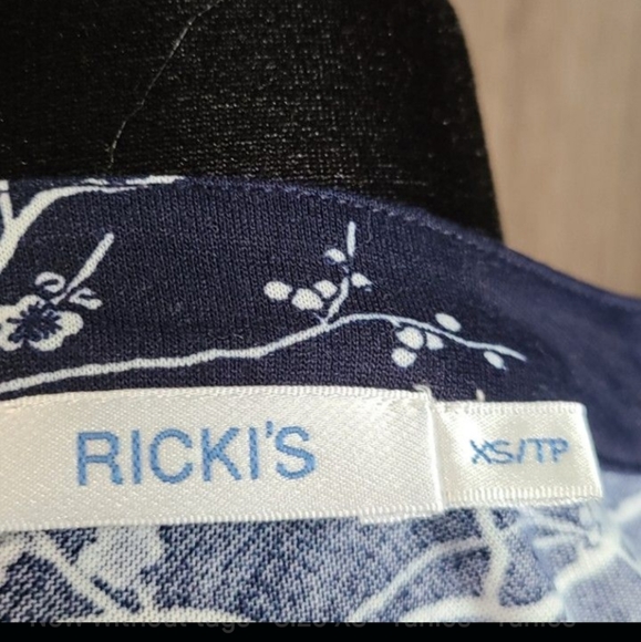 Rickis top - Picture 3 of 3